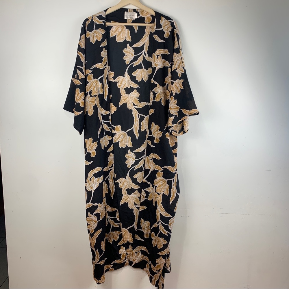Maison Du Soir Black Floral Kimono Robe - image 3